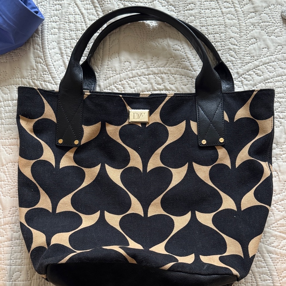 Diane Von Furstenberg Black and Cream Heart Tote
